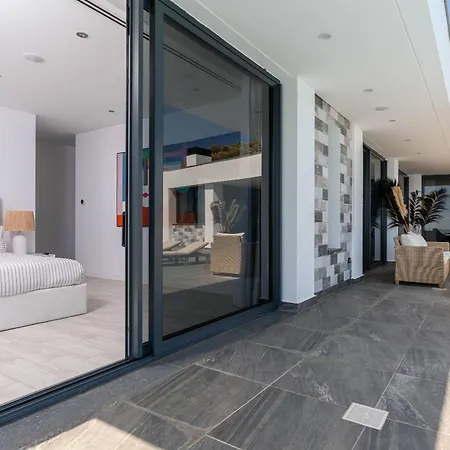 Villa Oak Tree Ocean View