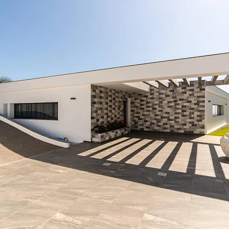 Villa Oak Tree Ocean View