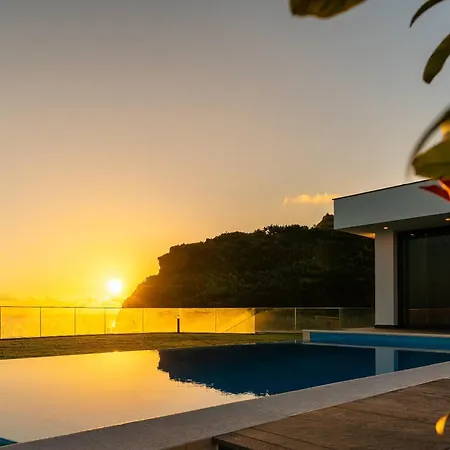 Oak Tree Ocean View Villa *