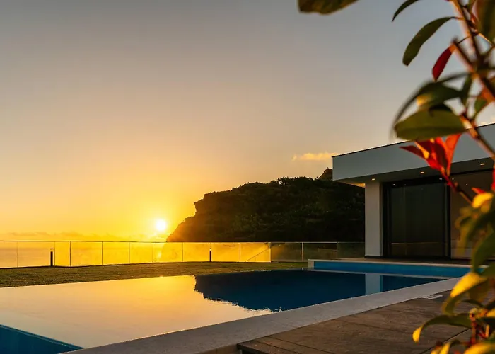 Oak Tree Ocean View Villa *