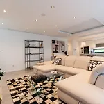 Oak Tree Ocean View 蓬他达维托亚