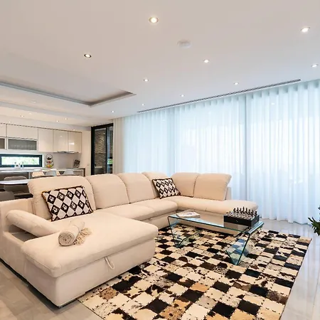 Вилла Oak Tree Ocean View Понта-ду-Сол