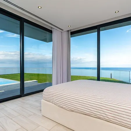 Вилла Oak Tree Ocean View Понта-ду-Сол