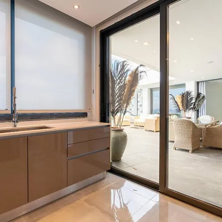 Oak Tree Ocean View Вилла