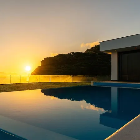 Oak Tree Ocean View Вилла Понта-ду-Сол