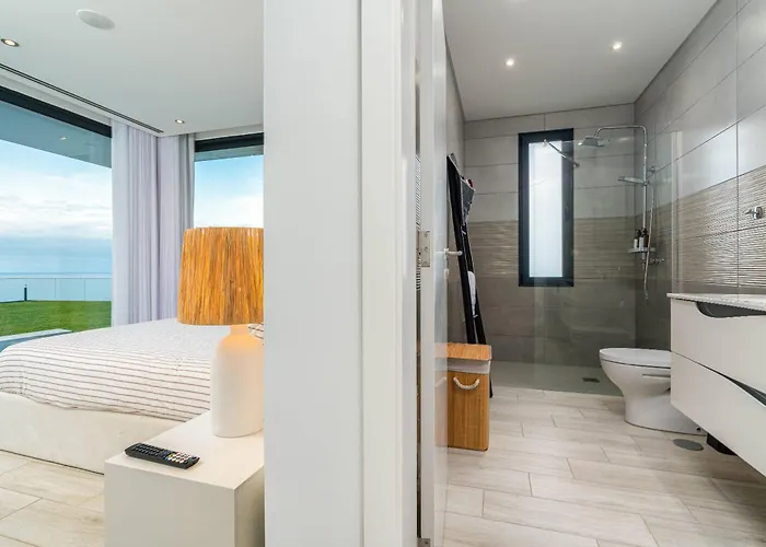 Oak Tree Ocean View Вилла Понта-ду-Сол