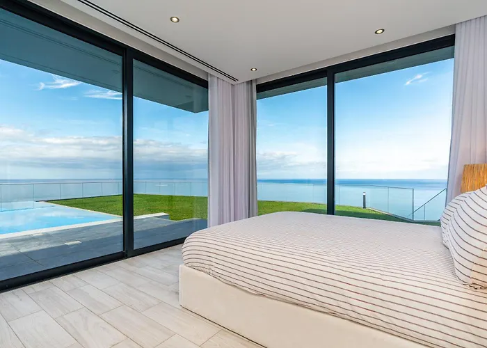 Вилла Oak Tree Ocean View Понта-ду-Сол