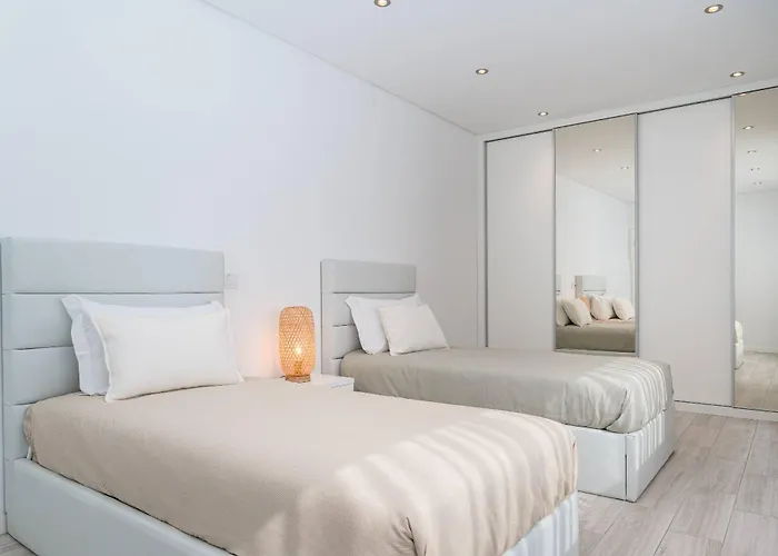 Вилла Oak Tree Ocean View Понта-ду-Сол