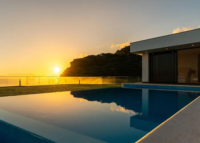 Oak Tree Ocean View Вилла Понта-ду-Сол